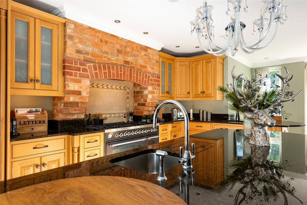 Kitchen/Breakfast Rm