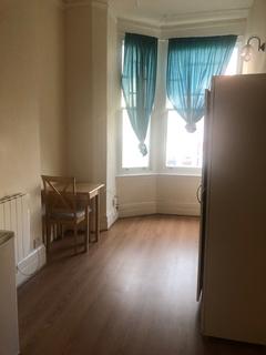 Flat share to rent, Callcott Road, Kilburn, NW6