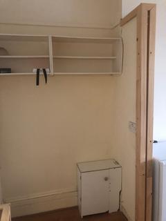 Flat share to rent, Callcott Road, Kilburn, NW6