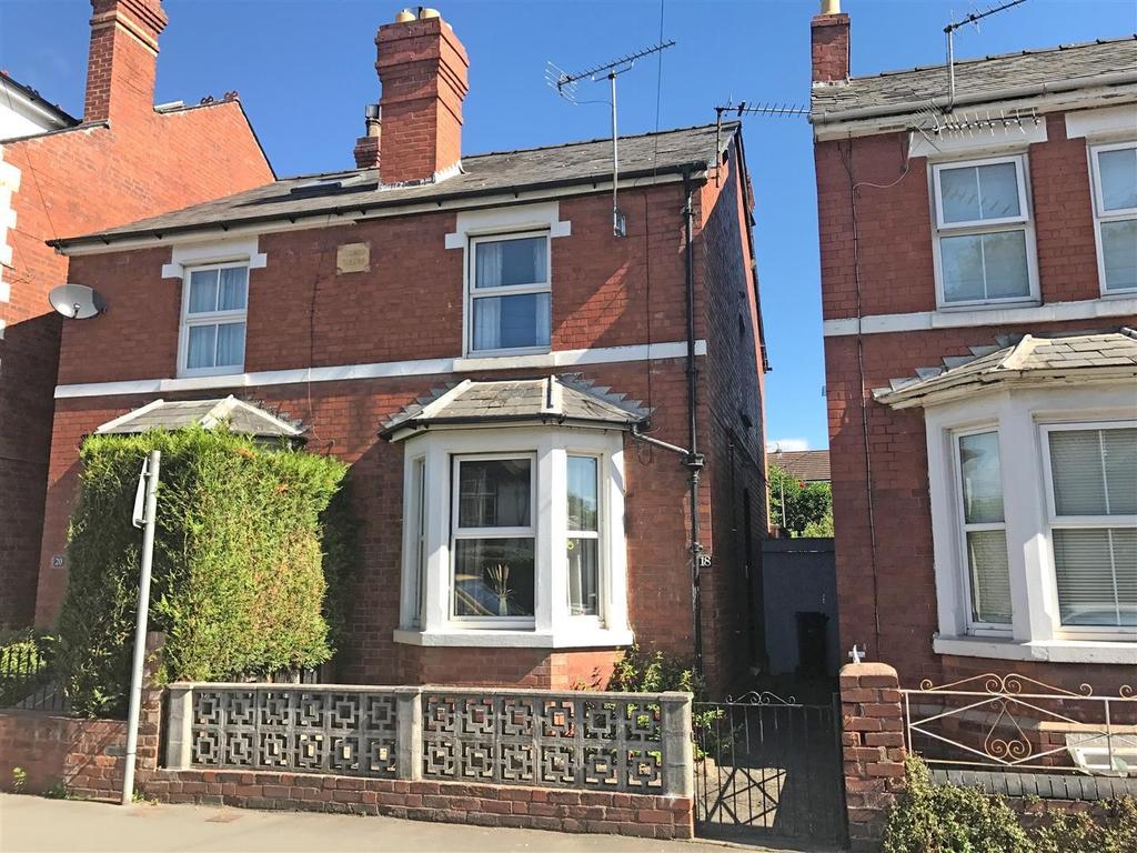 Breinton Road, Hereford, HR4 2 bed semidetached house £185,000