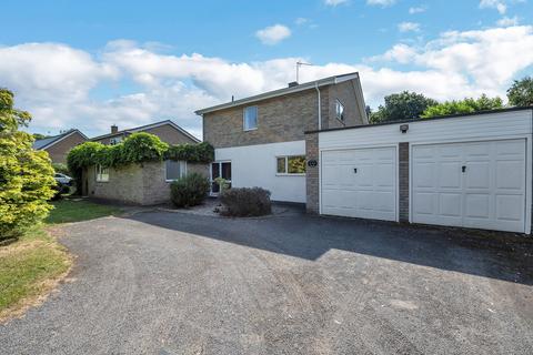 5 bedroom detached house to rent, Bunbury Avenue, Great Barton