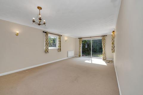 5 bedroom detached house to rent, Bunbury Avenue, Great Barton