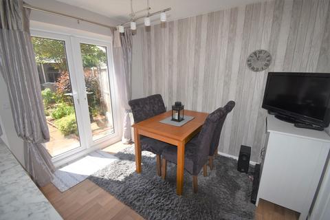 3 bedroom semi-detached house to rent - Bluebell Way, Alsager, ST7 2GG
