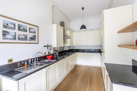 2 bedroom flat to rent, Eaton House, Clifton Down