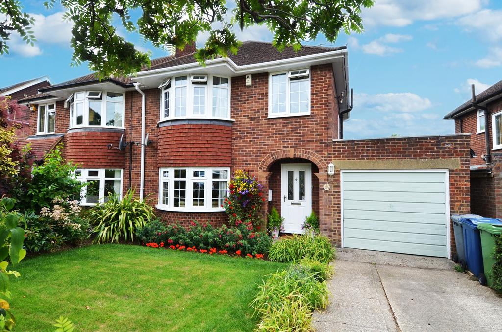 Carver Hill Road, High HP11 3 bed semidetached house £443,000