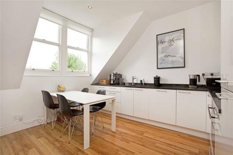 3 bedroom flat to rent, Dartmouth Road, Mapesbury, London, NW2