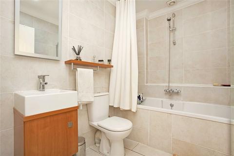 3 bedroom flat to rent, Dartmouth Road, Mapesbury, London, NW2