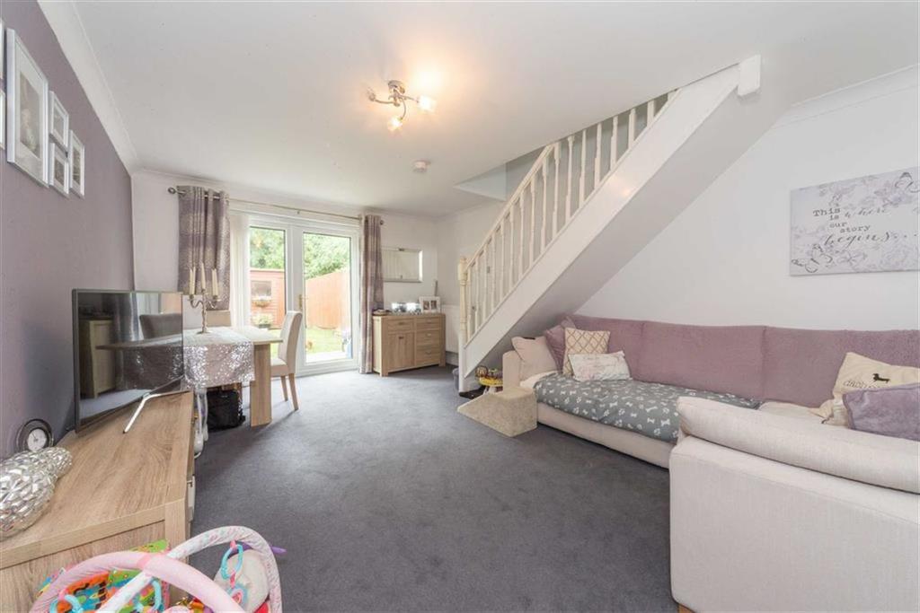 Badgers Gate, Dunstable, Bedfordshire, LU6 2 bed terraced house £274,000