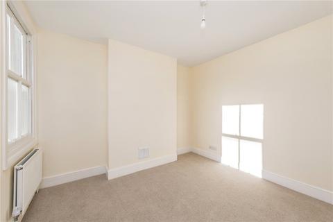2 bedroom apartment to rent, Kingscourt Road, London, SW16