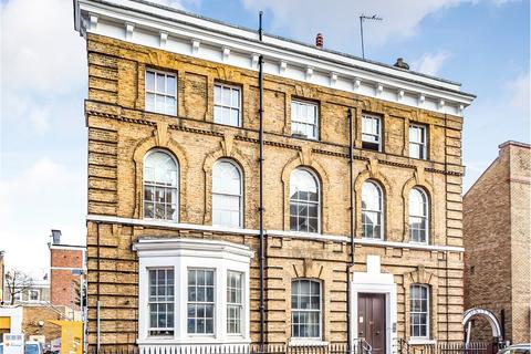 2 bedroom apartment to rent, Upper Street, London, N1