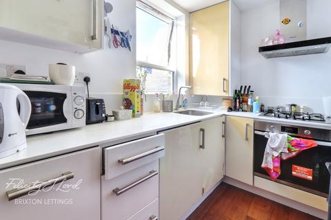 3 bedroom flat to rent, Morrish Road, London