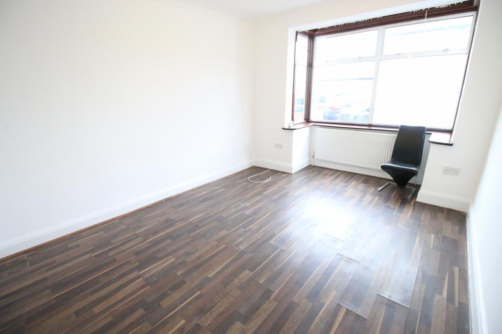House in HOUNSLOW - More