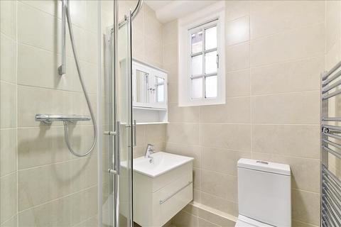 2 bedroom apartment to rent, Knollys House, Bloomsbury, London, WC1H