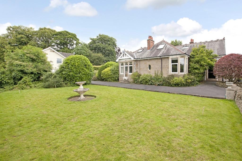 Burley Road, Menston 4 bed detached house £1,200 pcm (£277 pw)