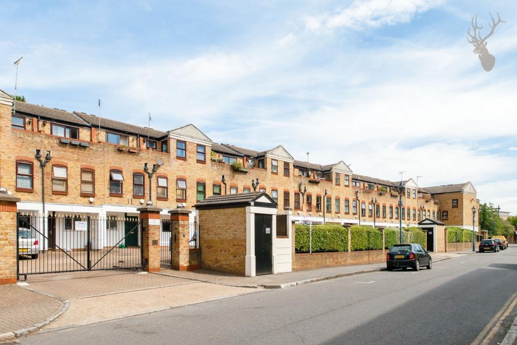 Malmesbury Road, Bow, E3 3 bed house £1,950 pcm (£450 pw)