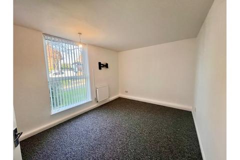 2 bedroom flat to rent, Chalkwell Avenue, Chalkwell, Westcliff-on-Sea