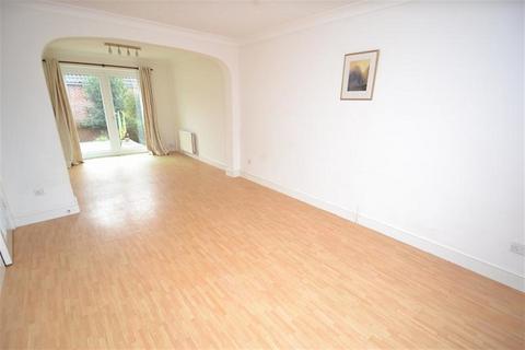 3 bedroom detached house to rent, Broadstone