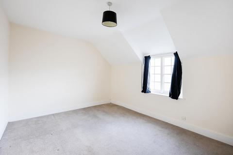 3 bedroom flat to rent, Downleaze, Sneyd Park, BS9