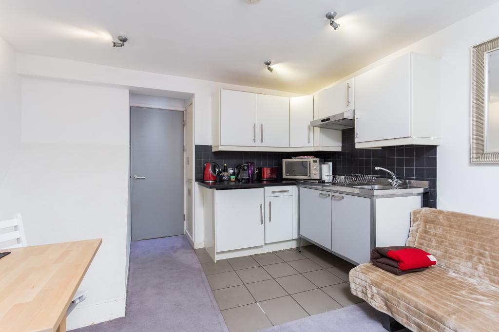 Apartment in London - View 3