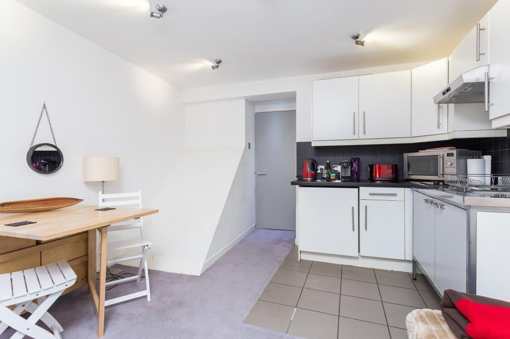 Apartment in London - View 5