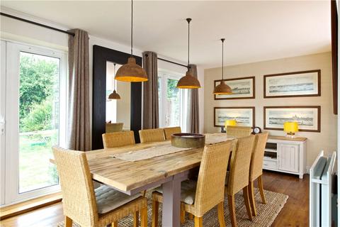 5 bedroom detached house for sale, Dickens Drive, Old Stratford, Milton Keynes, Northamptonshire, MK19