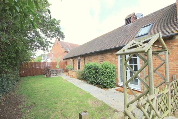 Tithe Barn Court Alderminster 2 Bed Barn Conversion 275 000