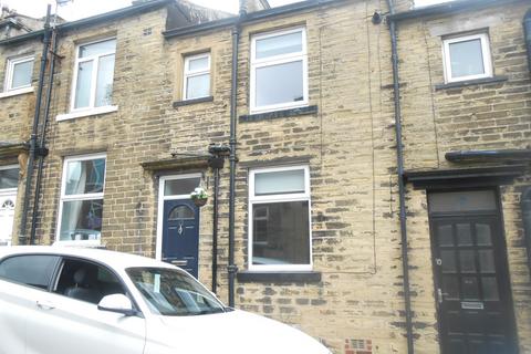 2 bedroom terraced house to rent, Thornton BD13