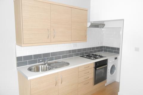 2 bedroom terraced house to rent, Thornton BD13