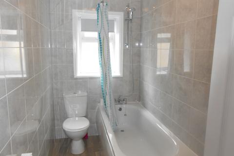 2 bedroom terraced house to rent, Thornton BD13