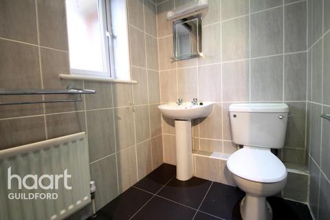 2 bedroom flat to rent, Burnham Gate, Stoke Road