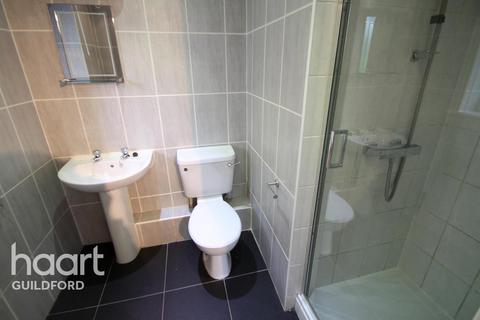 2 bedroom flat to rent, Burnham Gate, Stoke Road