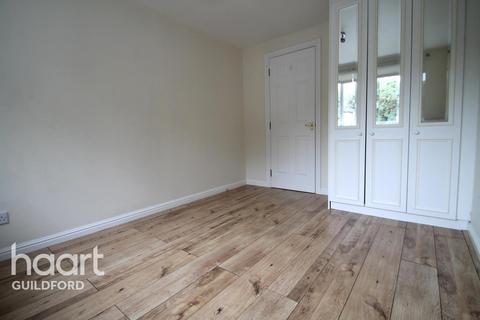 2 bedroom flat to rent, Burnham Gate, Stoke Road