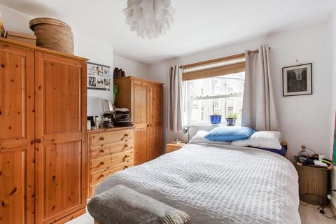 2 bedroom apartment to rent, Pyrland Road, Newington Green, N5