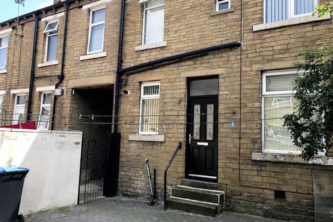 2 bedroom terraced house to rent, Loughrigg Street, Bradford, West Yorkshire, BD5