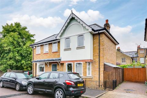3 bedroom detached house to rent, Avenue Gardens, East Sheen, London