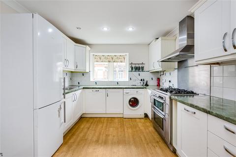 3 bedroom detached house to rent, Avenue Gardens, East Sheen, London
