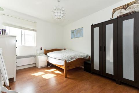 2 bedroom apartment to rent, Fuller Close, Shoreditch, London, E2