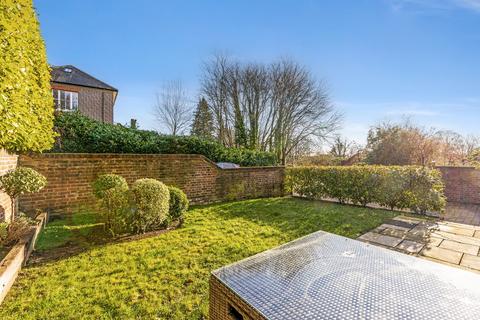 undefined, St. Marys Court, Church End, Kensworth, Bedfordshire