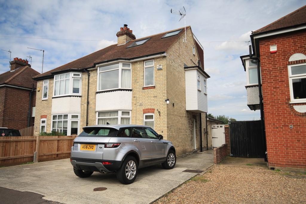 Lovell Road, Cambridge 4 bed semidetached house £1,650 pcm (£381 pw)