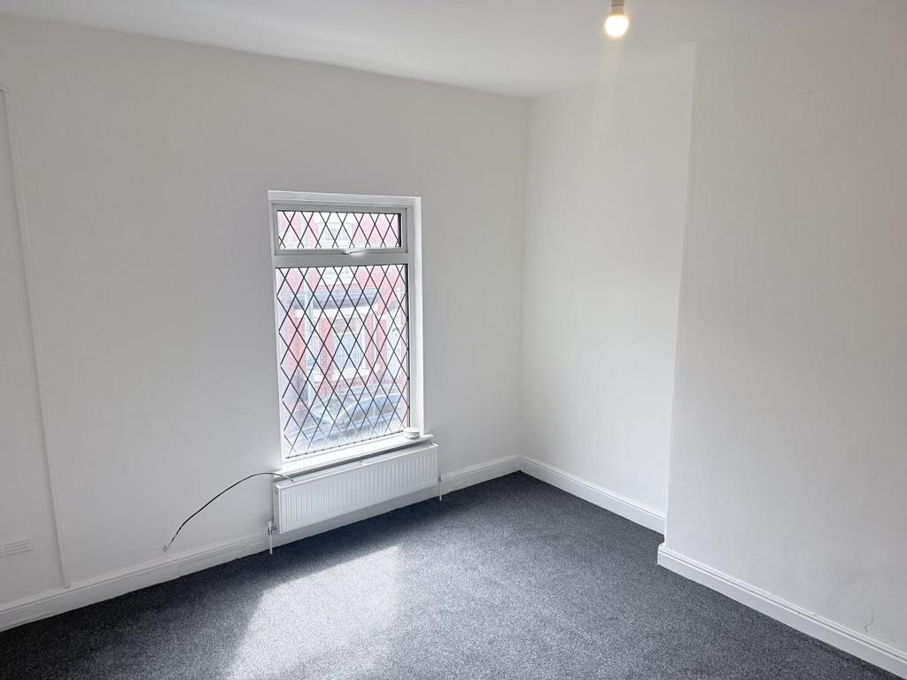 House in Gorton - View 4
