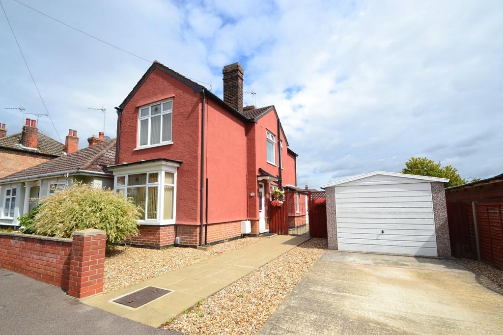 Hamilton Road, Ipswich, Suffolk, IP3 9AL 2 bed detached house £255,000