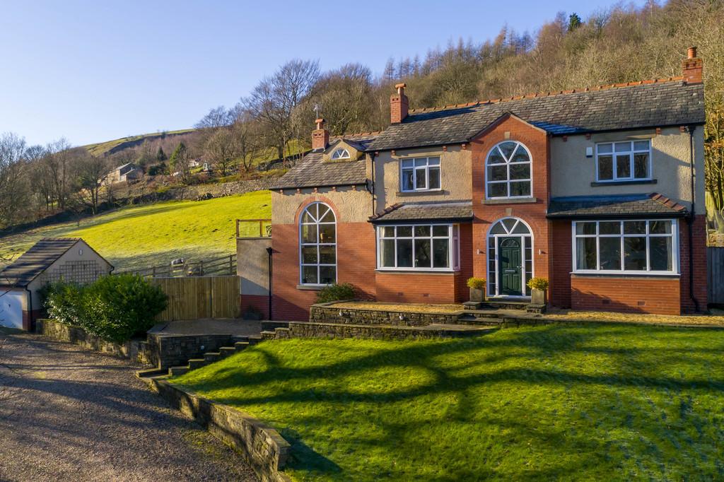 Street, Uppermill, Saddleworth 4 bed detached house £725,000