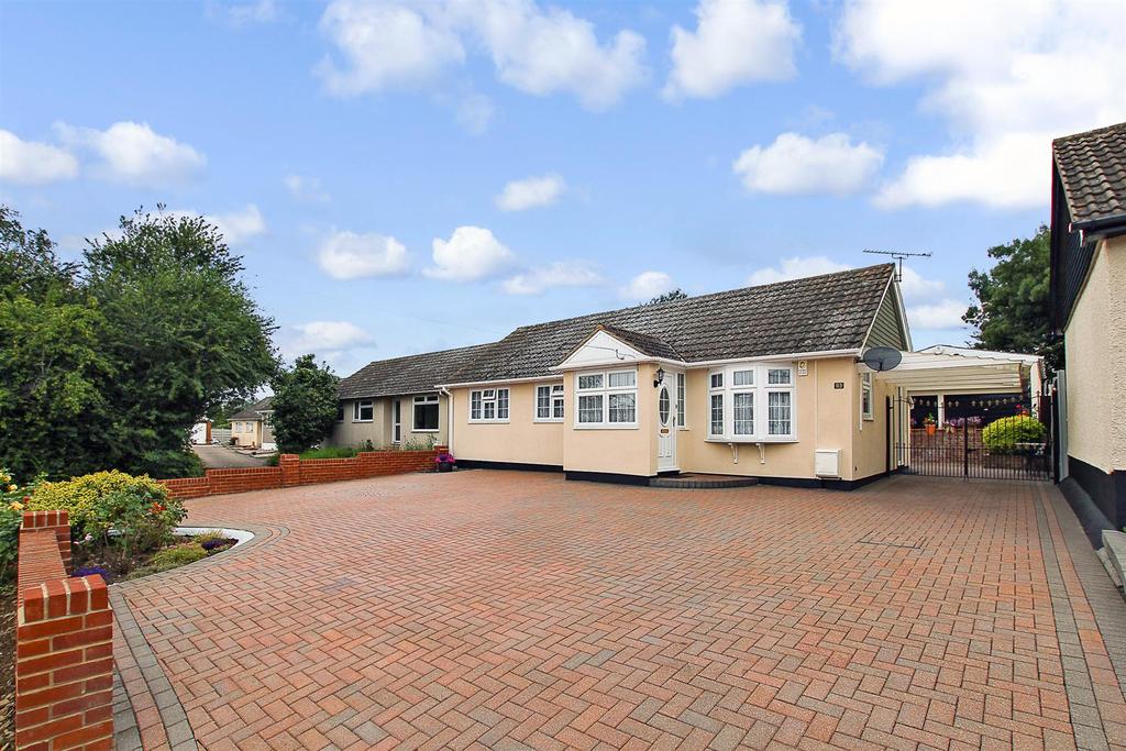 Copperfield Gardens, Brentwood 3 bed detached bungalow £539,995