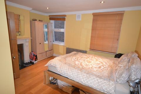 3 bedroom flat to rent, Efe House,  Highbury Grove, London