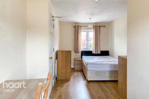 1 bedroom in a house share to rent, Howth Drive, Reading