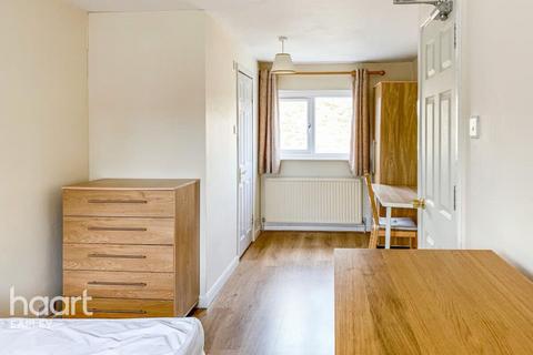 undefined, Howth Drive, Reading