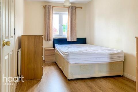 undefined, Howth Drive, Reading