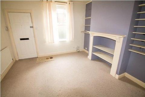 2 bedroom terraced house to rent, Leslie Avenue, Forest Fields, Nottingham, NG7 6PW