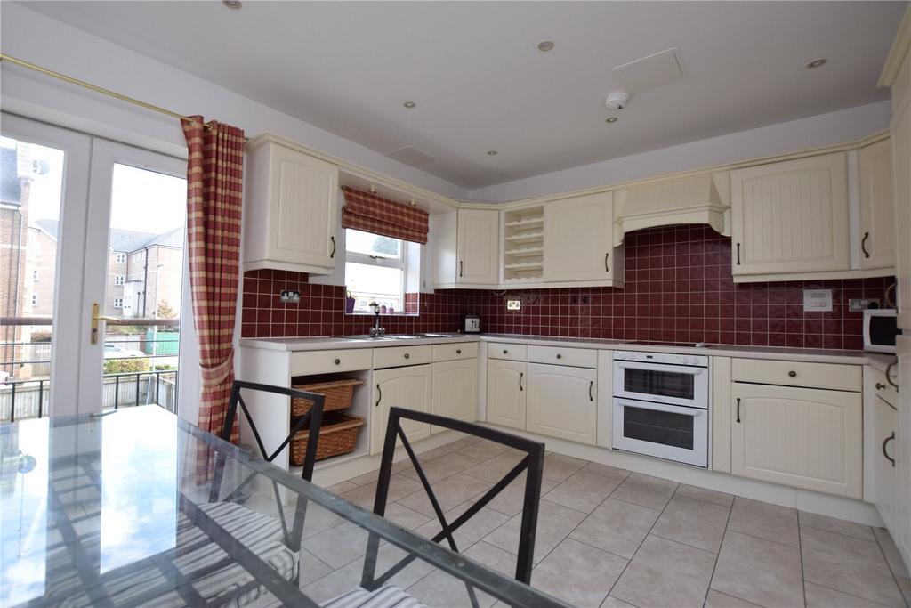 House in Leeds, Far Headingley, Weetwood - View 4