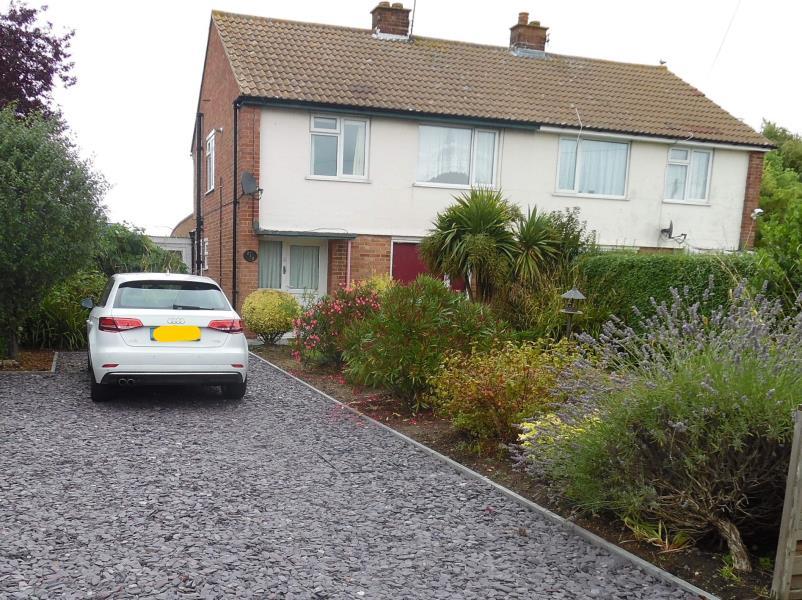 Burrs Road, Great Clacton, Essex, CO15 4LW 3 bed semidetached house